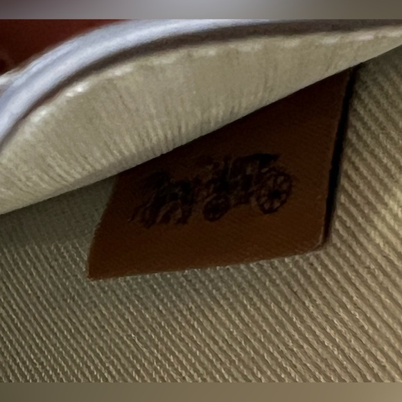 NWT, gorgeous Coach Slim ID Card Case in pale green with silver pinmount logo - Picture 10 of 13